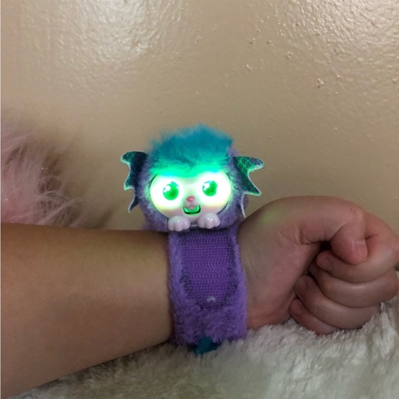 Bundle of 2 โค๏ธ Pomsies โZoeyโ Pink & Wrapples Dragon slap bracelet - Picture 14 of 15